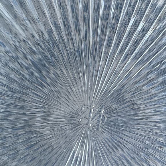 Westmoreland Vintage 10 inch Glass Bowl Leaf and Flower Design Sawtooth Edition - Picture 4 of 5